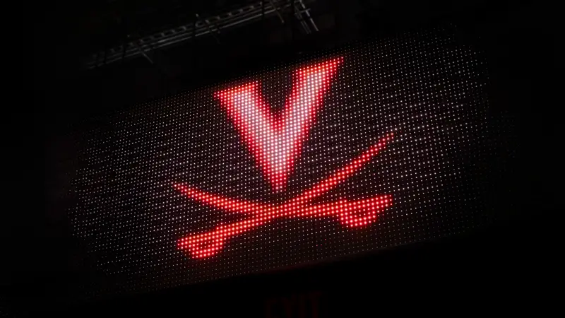Desktop background: V saber on the JPJ jumbotron