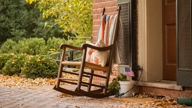 Desktop background: Fall foliage on Grounds