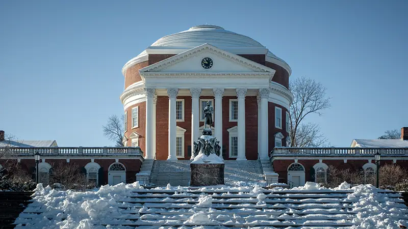 Desktop background: the north steps of the Rotunda in snow