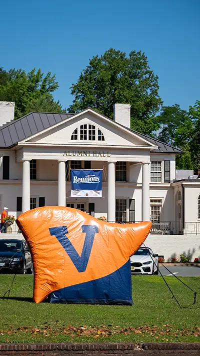 Phone background: Alumni Hall during Reunions 2025