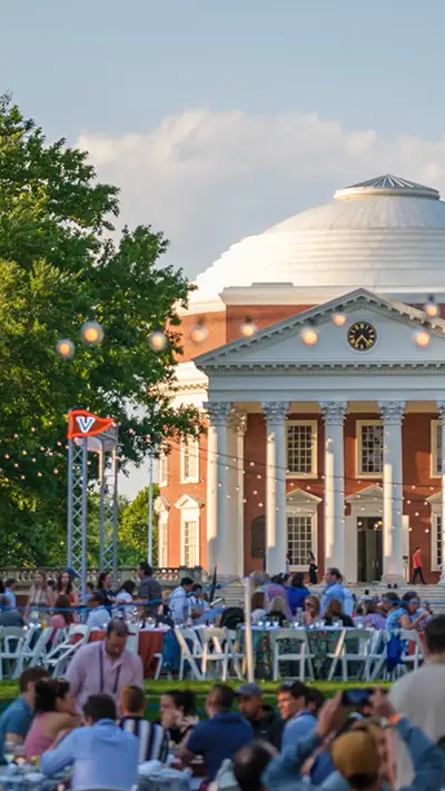 Mobile background: the UVA Lawn during Reunions